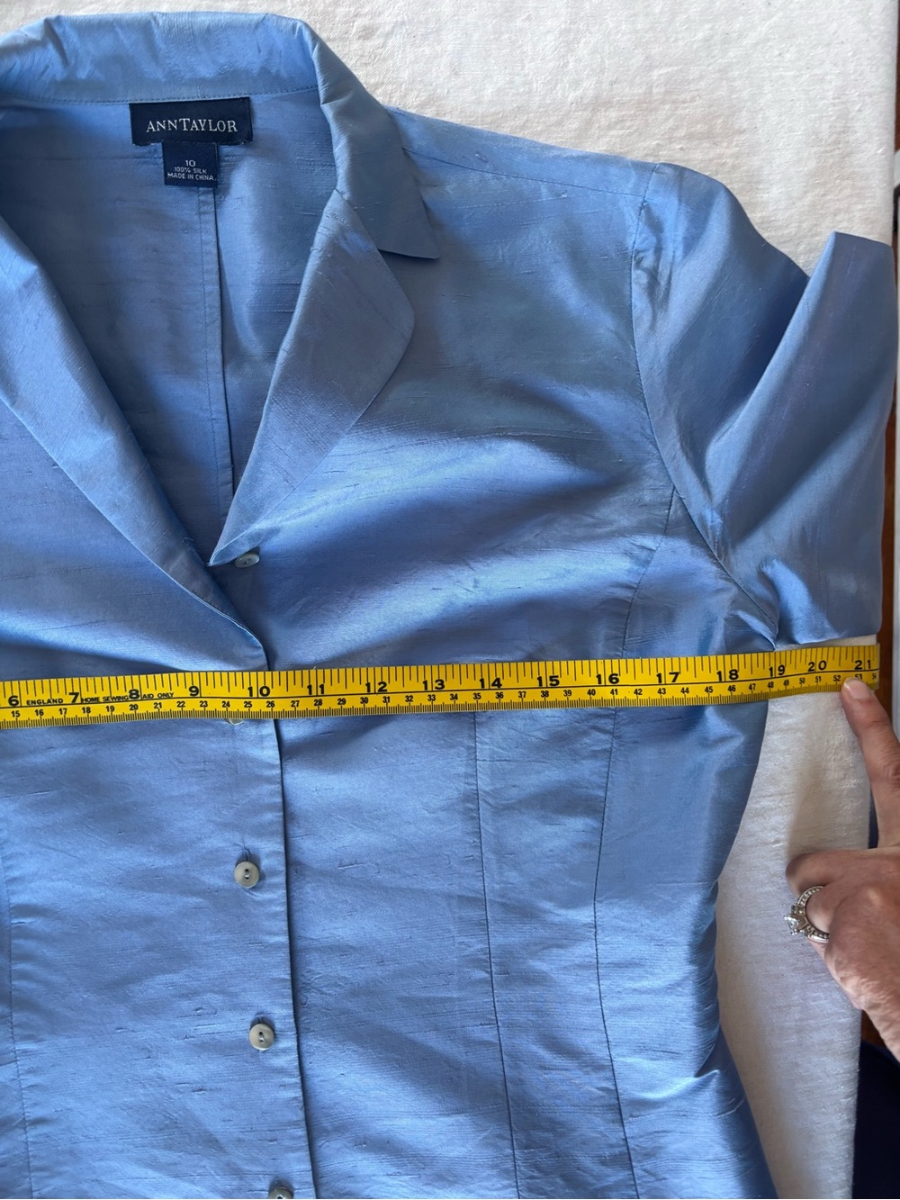 Women’s Ann Taylor Blue Button Front 100% Silk 3/4 Sleeve Blue Size 10 - Picture 6 of 9